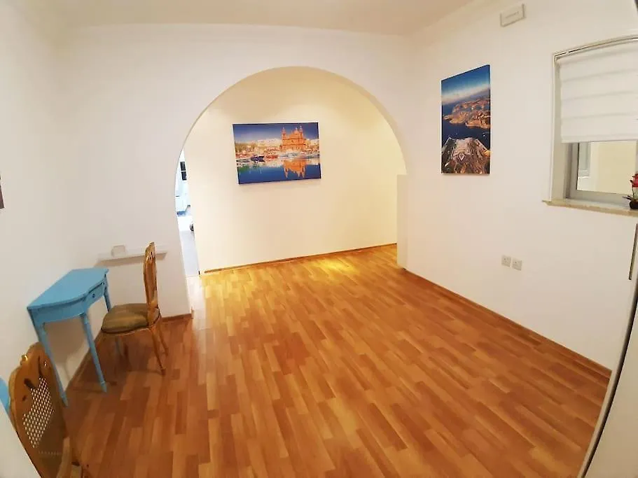 The Perfect Home Away From Home سليمة 0*,  مالطا